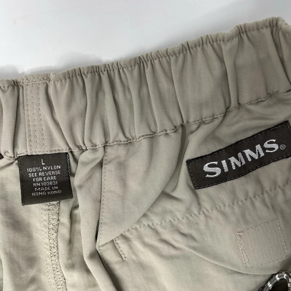 Simms Shorts Men's Size Large‎ Beige Nylon Zip Pocket Cargo Fishing Outdoors